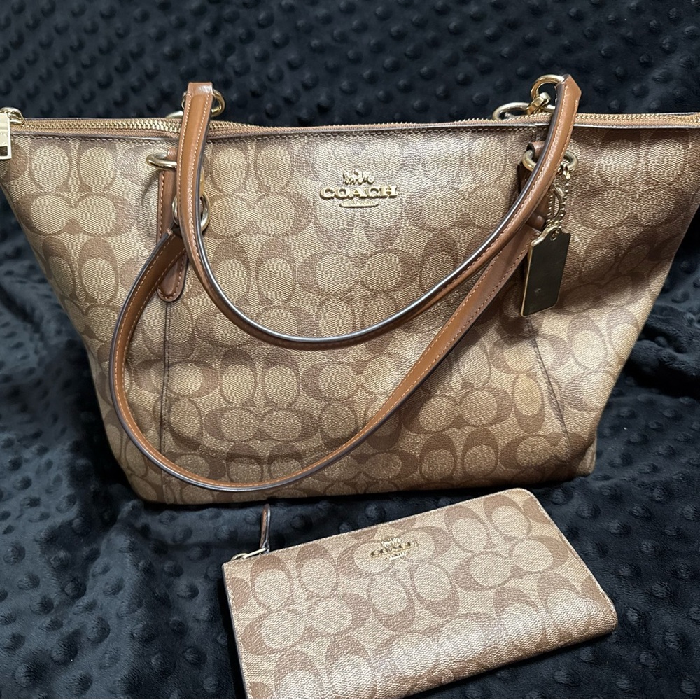 Coach purse/wallet